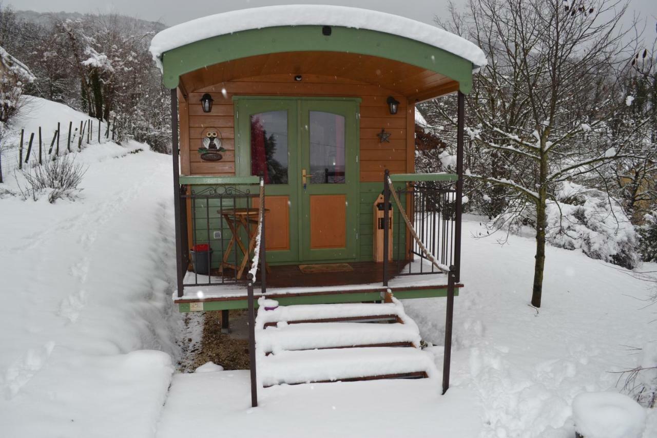 Roulotte De Charme "Le Paradis Des Animaux" 2 A 4 Personnes Coublevie Exteriör bild